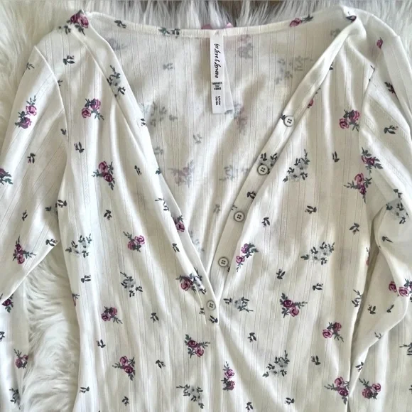 For Love & Lemons Pointelle Romper White Floral Deep V Neck Pajama Size Small - Picture 3 of 9
